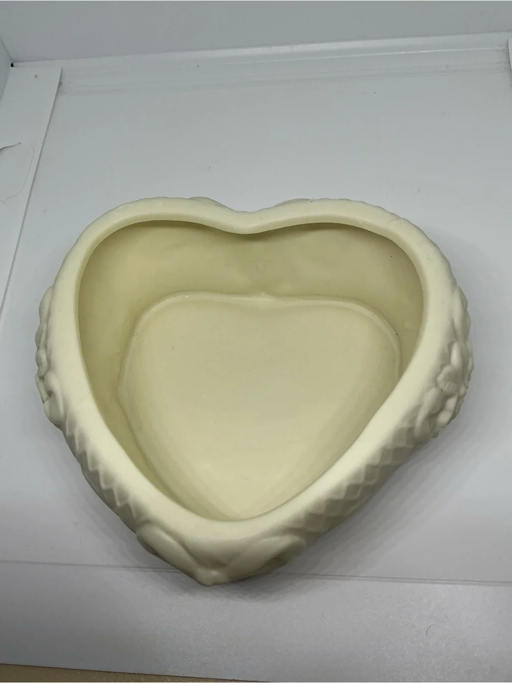 Ivory Ceramic Heart-Shaped Trinket Box Embossed Roses, Bow & Lattice Relief
